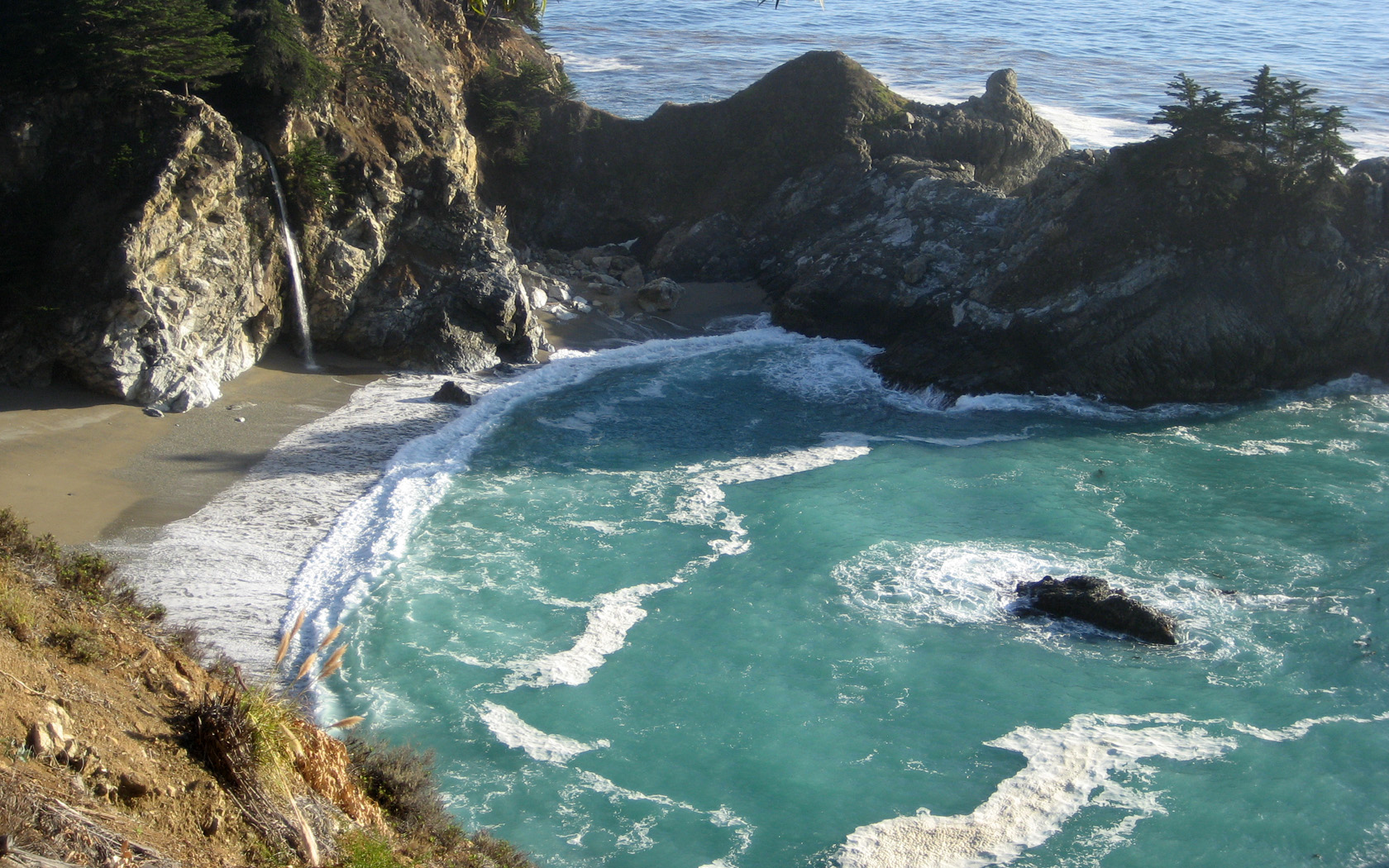 Wallpapers-room_com___Big_Sur_Ocean_Waterfall_by_Leitmotif_1680x1050